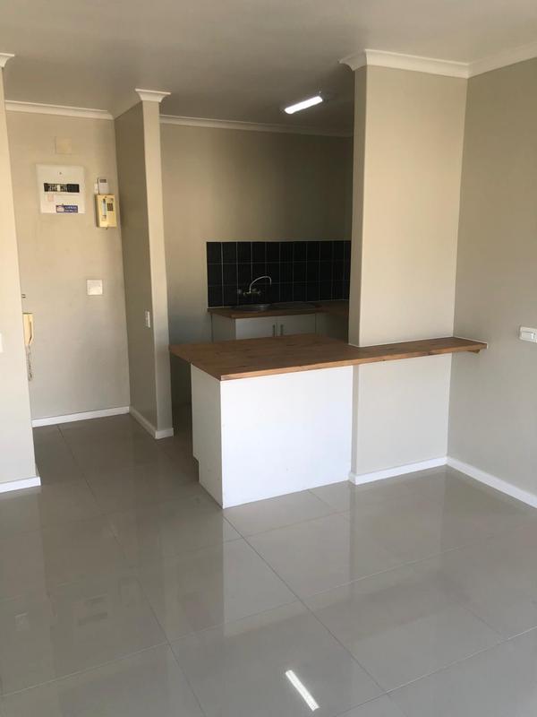 To Let 1 Bedroom Property for Rent in Kenilworth Western Cape